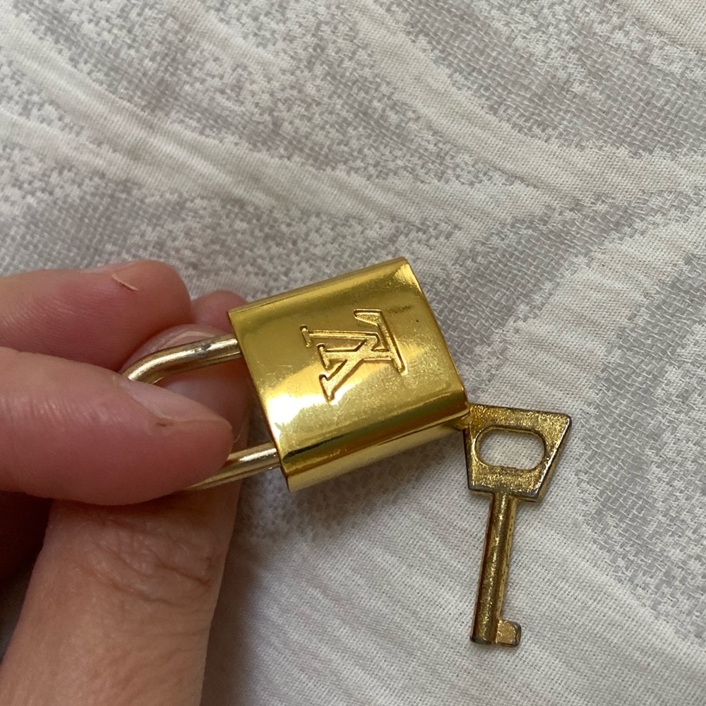 LV lock